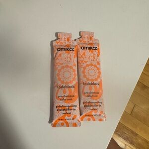 Amika Fadeblock Pre-Shampoo in Bright Orange